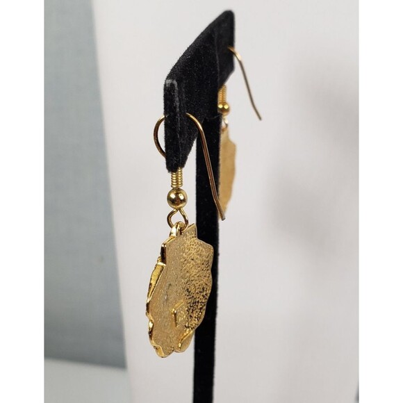 Vintage 1980's Signed COP co.90 Shell Dangle Enamal Gold Tone Earrings - Picture 12 of 15